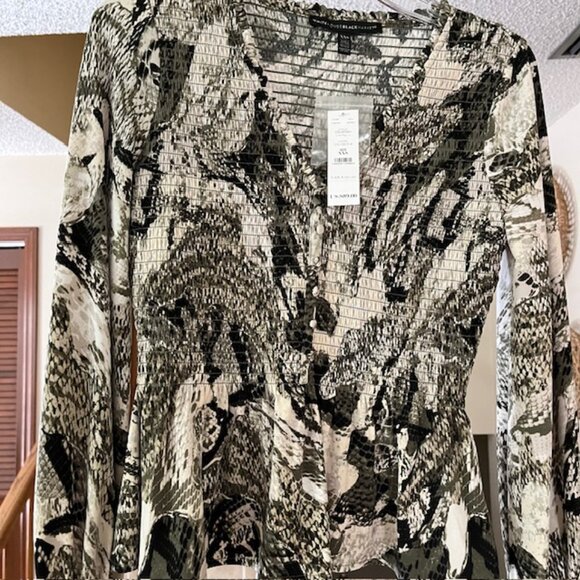 NWT White House Black Market Sidewinder Olive Stretchy Top Size XXS - Picture 3 of 6